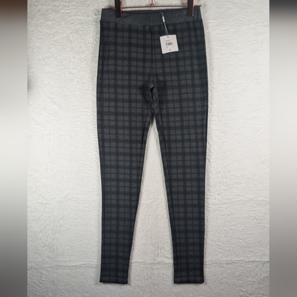 472-NWT Tag Gray Plaid Leggings